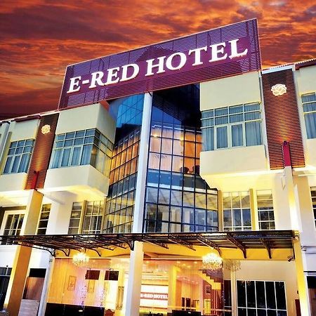 E-Red Hotel Alma Cosmo Bukit Mertajam Kültér fotó