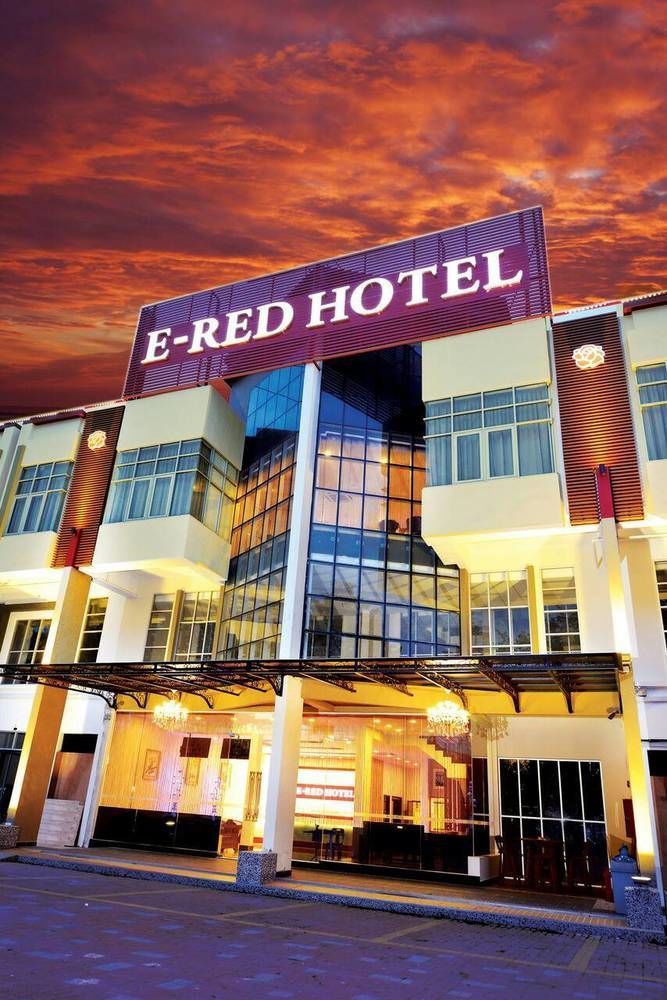 E-Red Hotel Alma Cosmo Bukit Mertajam Kültér fotó